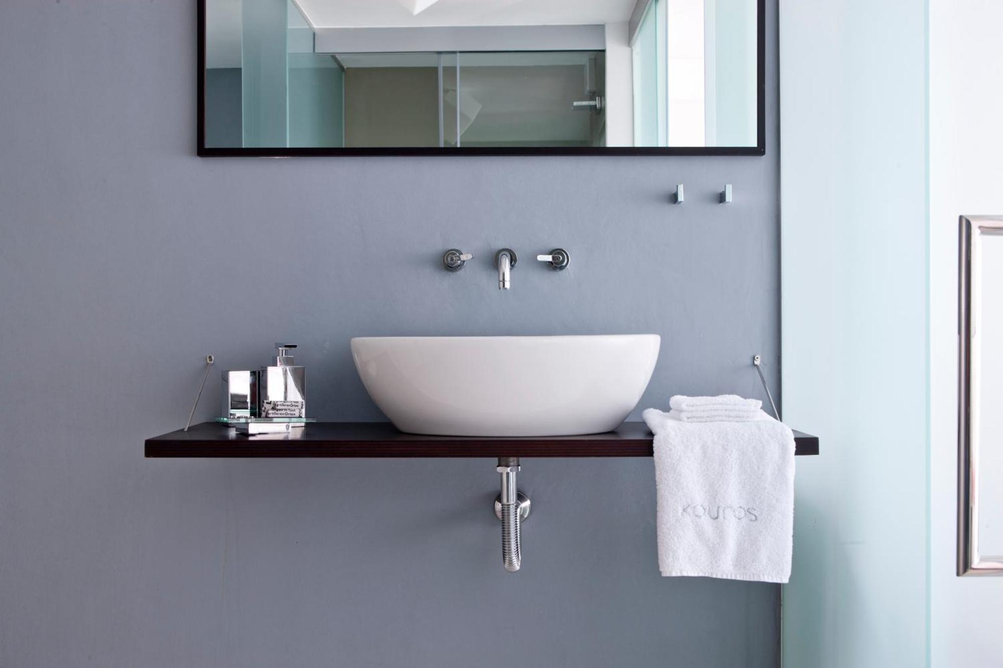 Sanctuary 2-Room Sea View Suite with 2 Swim-up Pools